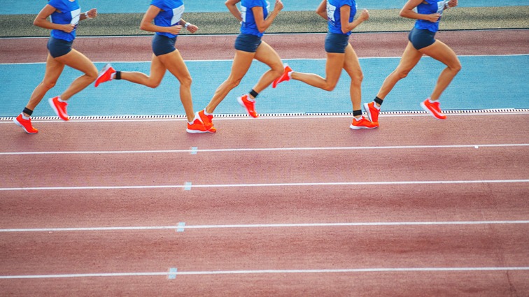 足球中超升班马爆冷击败卫冕冠军，全网热议